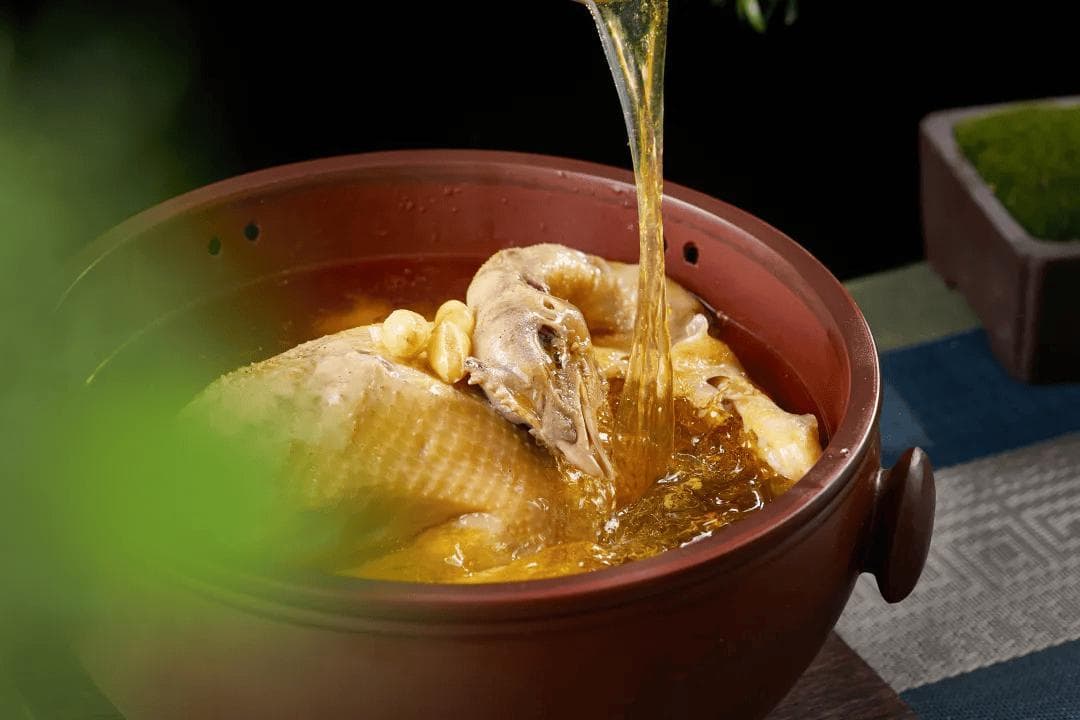 都江堰冬季美食大揭秘：白果炖鸡、羊肉汤、冰粉，哪一款最让你心动？