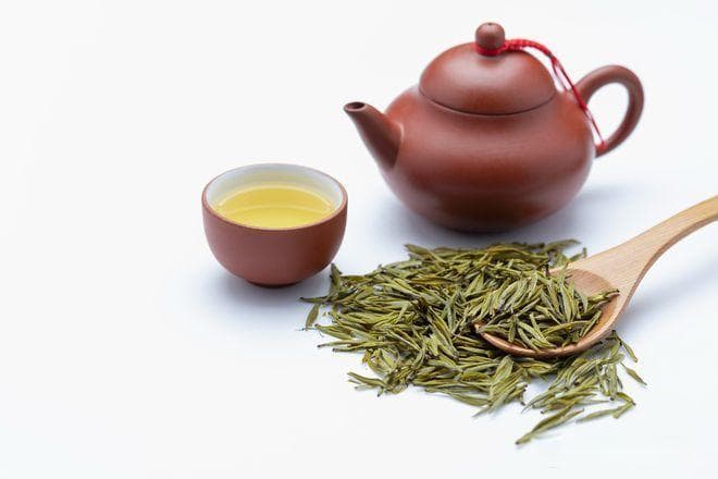 白茶和红茶的区别，哪种适合冬天喝？