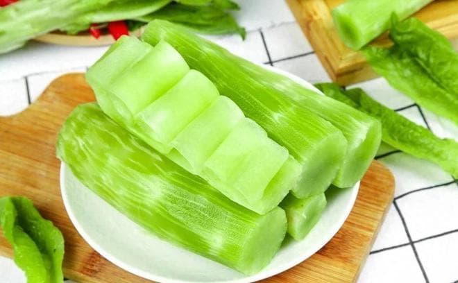 买莴笋，不是越大越好，“有叶无叶”区别大，牢记2点，不空心
