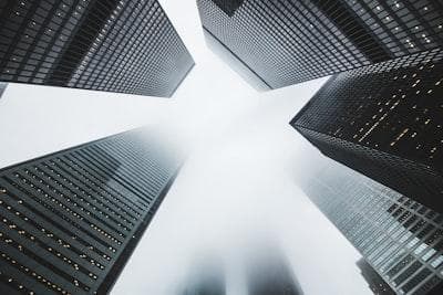 香港企业家的机遇与挑战：深度解析未来的发展趋势与商业环境