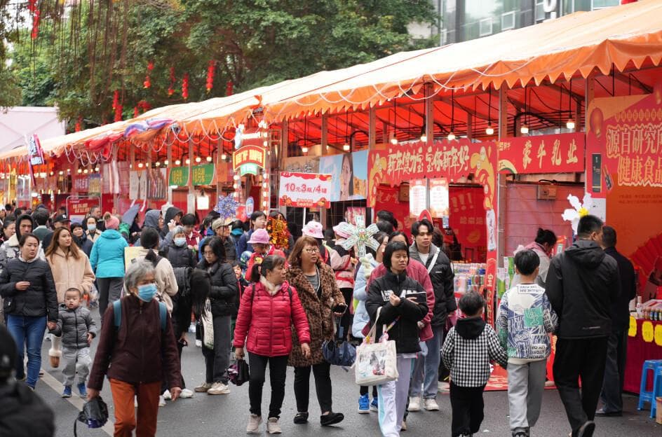 2025年广州海珠迎春花市热闹开启