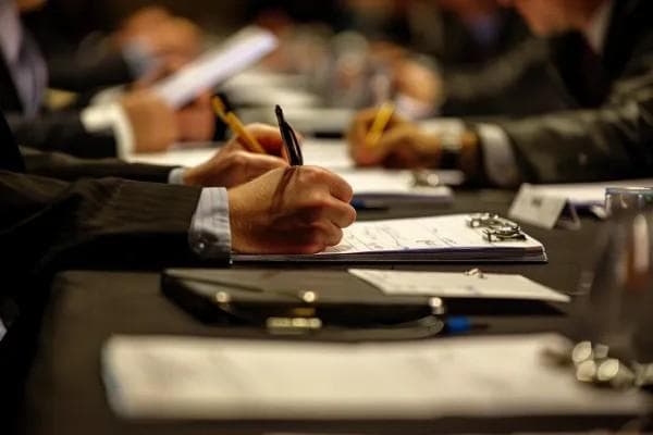 考公备考指南：申论与行测教材选购建议，选哪些书效果更好？