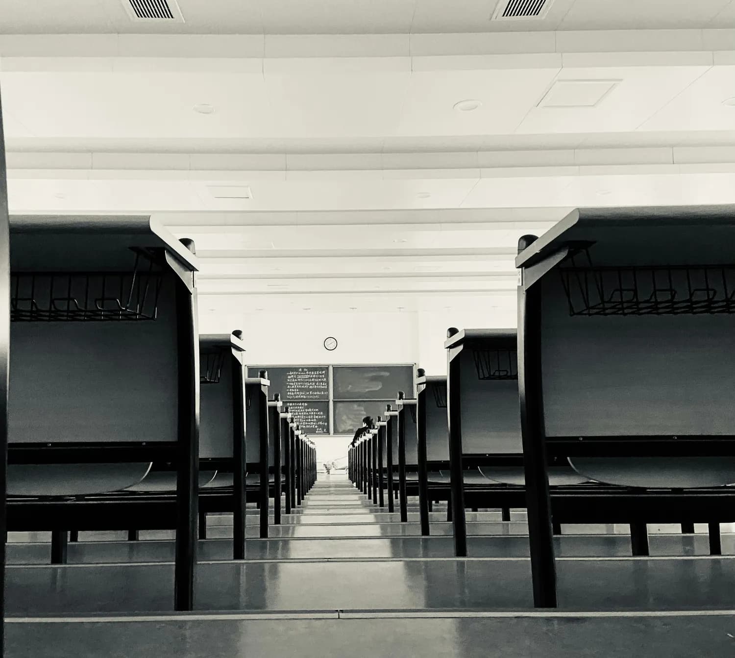 清朝科举：八股文统治下的四级选拔与废除