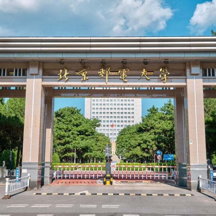 央媒谈学生举报导师：导师就是导师，非“师父”更非“老板”