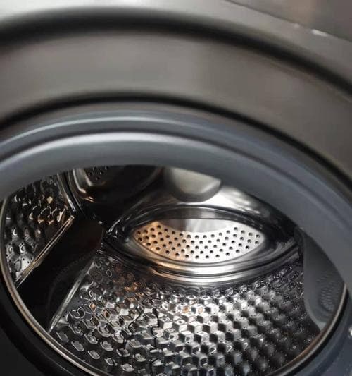 洗衣机漏水的原因及自行检查方法（怎样解决洗衣机漏水问题）