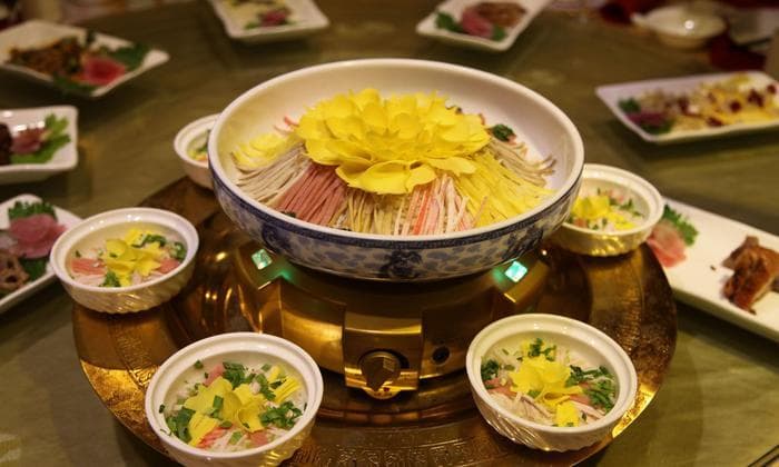 洛阳八大特色小吃：从水席到锅贴的地道美味