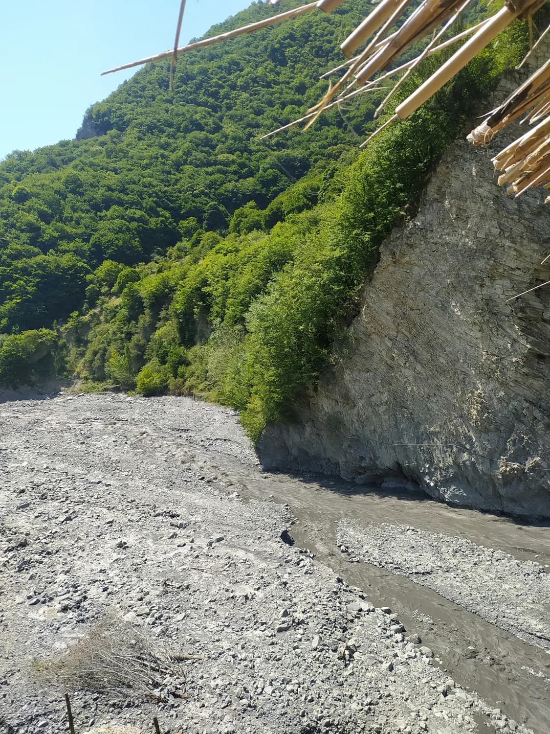 浙江山区徒步避险指南：地质灾害防范与安全要点全解析