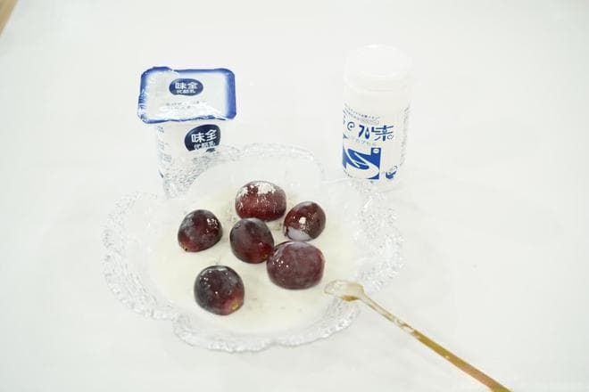 酸奶拌水果：营养满满，美味可口