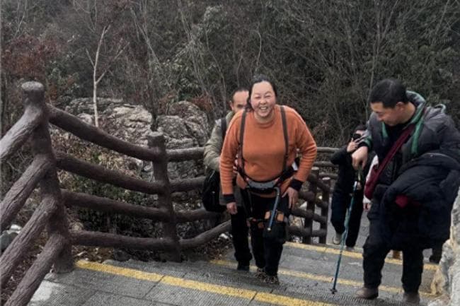 辅助爬山的“机器腿”火了 科技赋能文旅新体验