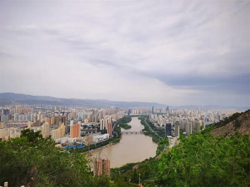 兰州北山罗九公路：云雾缭绕的“天路”，文化与自然的完美融合
