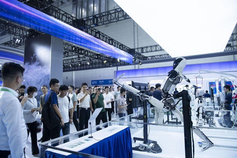中国制造的"向新力"与"新引力"：2024世界制造业大会透视