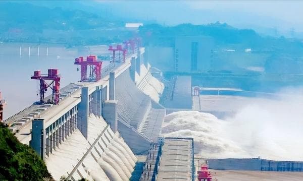三十年前，九位专家坚决反对修建三峡大坝，他们的担心应验了吗？