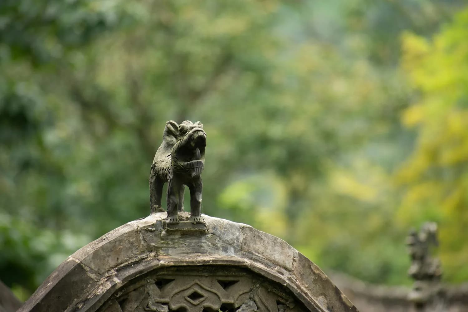 瑶族犬图腾：盘瓠神话的文化密码