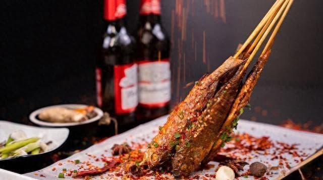 烧烤界喝酒撸串5种“元老”配菜，全吃过的才算资深吃货！