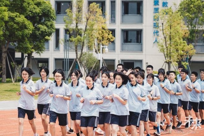 从迷茫到清晰：高中生涯规划与学习路径的探索