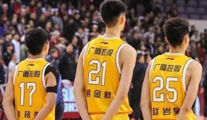 CBA第三阶段前12名球队赛程分享，谁将占据常规赛前四？