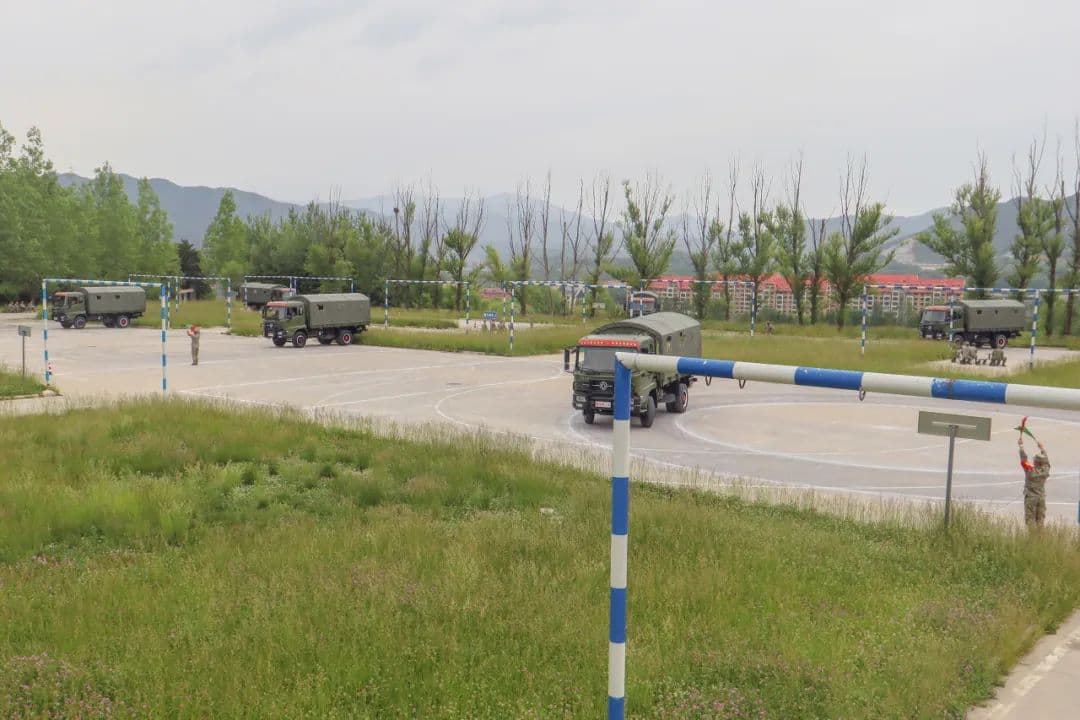 军车驾驶员是怎样炼成的？火箭军某部特训场揭秘
