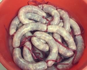 纯手工自制腊肠：广式与农家两种风味的详细制作教程