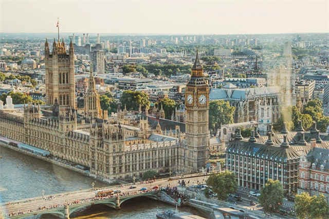 英国中学精读和泛读的要求各是什么？精度和泛读各能解决哪些问题？