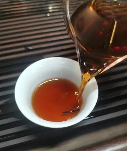喜欢喝茶的人一定要收藏，这些茶都有不同的功效，喝对效果加倍