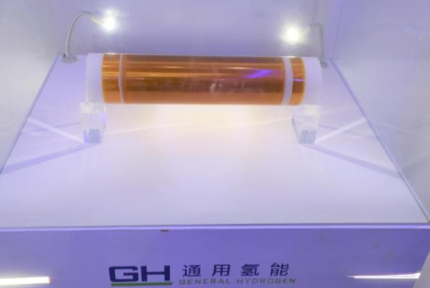 质子交换膜常见生产工艺：熔融成膜法和溶液成膜法