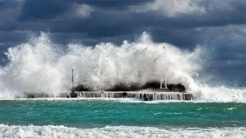 水文地理：风暴潮与河流对人类活动的影响