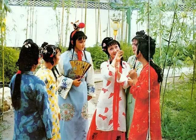 87版《红楼梦》：宝黛钗凤如何成就经典？