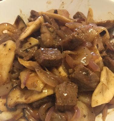 香气四溢——蒜味蘑菇烹饪大全（用蒜和蘑菇的完美搭配）