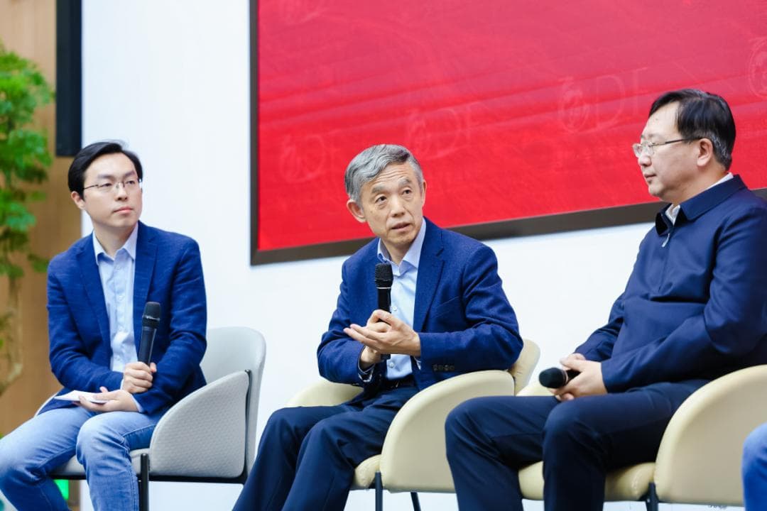 重新定义AI安全，细数对人类社会三大风险丨薛澜等最新圆桌观点