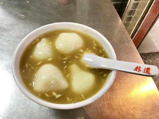 中国公认最好吃的10道蚌埠菜！1.蚌埠烧饼夹里脊——代表地：蚌埠