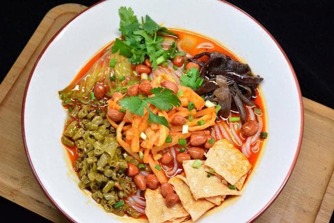 广西旅游美食盛宴等你来，多样风味任你挑选，品过方觉不虚此行