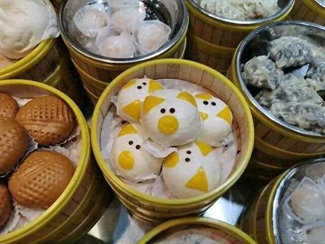 传统祭祀习俗：上坟携带三样点心两样水果的含义与象征