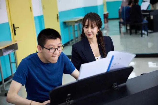 没有热搜，蔡依林在演唱会上大声介绍她的自闭症朋友——