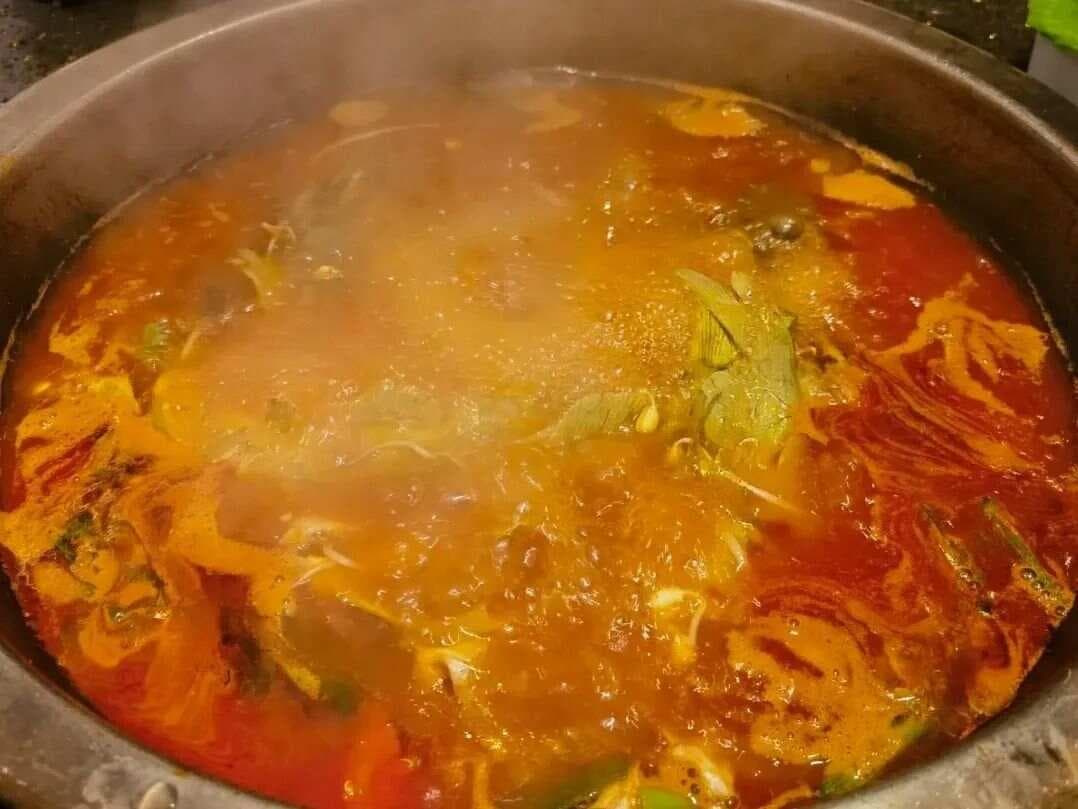 贵阳必吃的6家老字号美食，从酸汤鱼到糯米饭，每一口都是地道风味！
