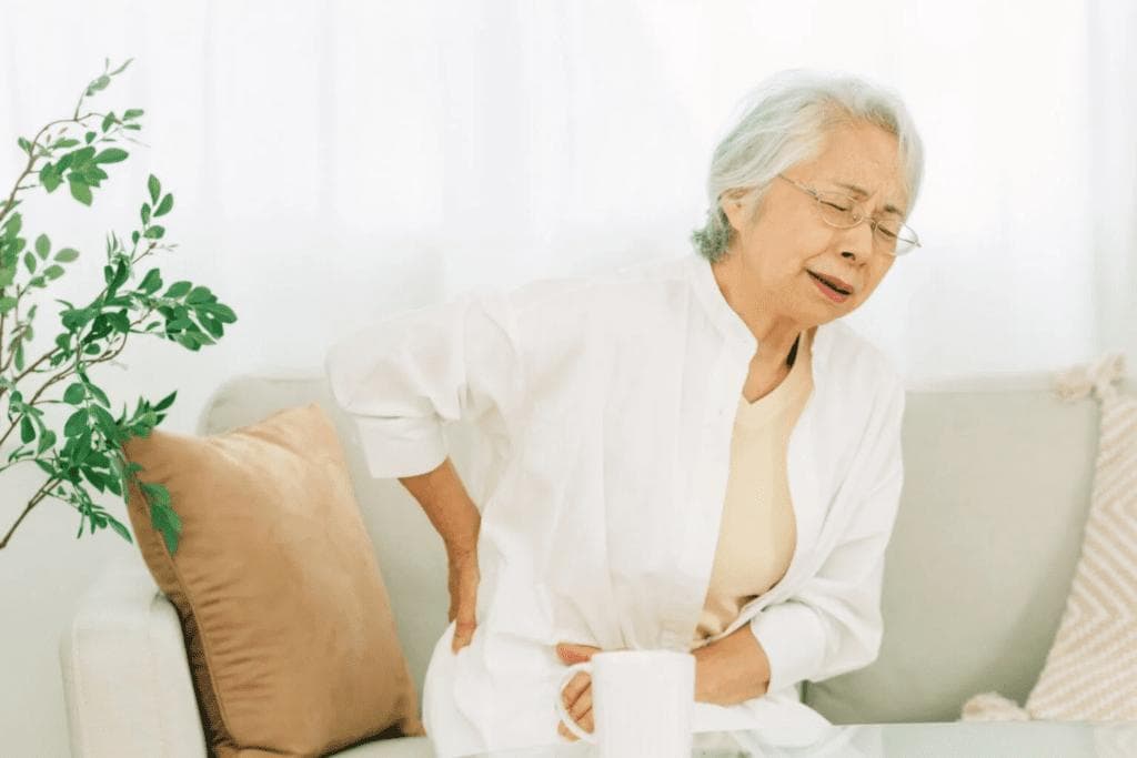 腰痛要不要热敷？ 是否应该冷敷？ 腰痛时的正确处理方法。