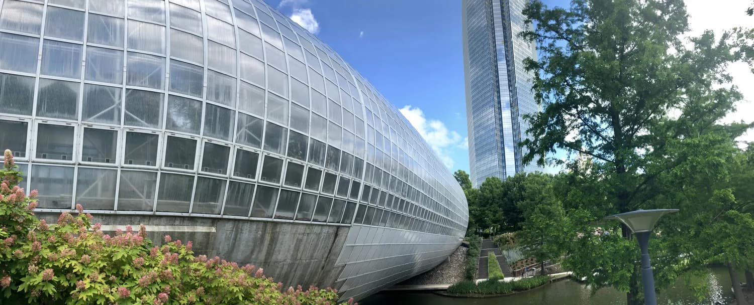 深圳科技馆新馆：扎哈设计的未来科技殿堂即将落成
