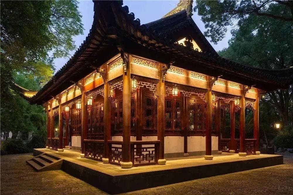 千般颜色万般姿态的“中式美学”