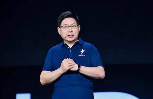 余承东分享华为床垫文化：大家都睡在公司，一天三顿饭都在公司吃