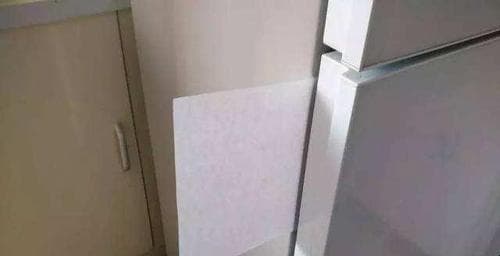 如何彻底清洗冰箱密封条的方法（保持冰箱密封条清洁）