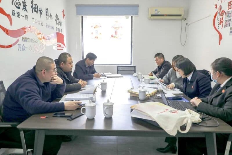 小区公共收益超百万，物业更换引发纠纷，法院介入终调解