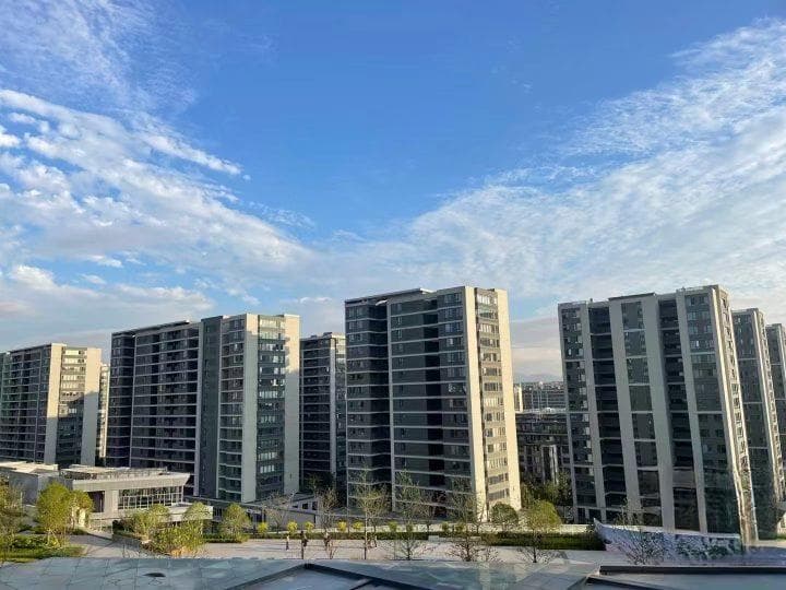 封闭式阳台只算一半面积？杭州出台容积率新规