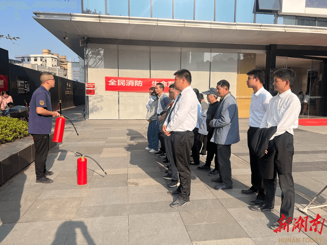 开展消防安全演练 提升居民安全意识