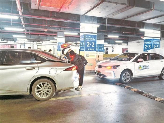 网约车"加价才接单"？记者实地调查采访