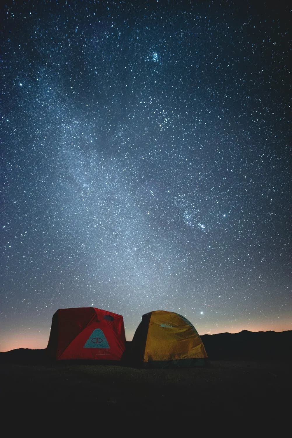 星空露营约会攻略：装备准备、氛围营造到安全指南