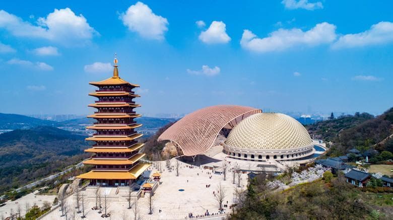 佛顶宫：一座融合佛教文化与建筑艺术的神圣殿堂