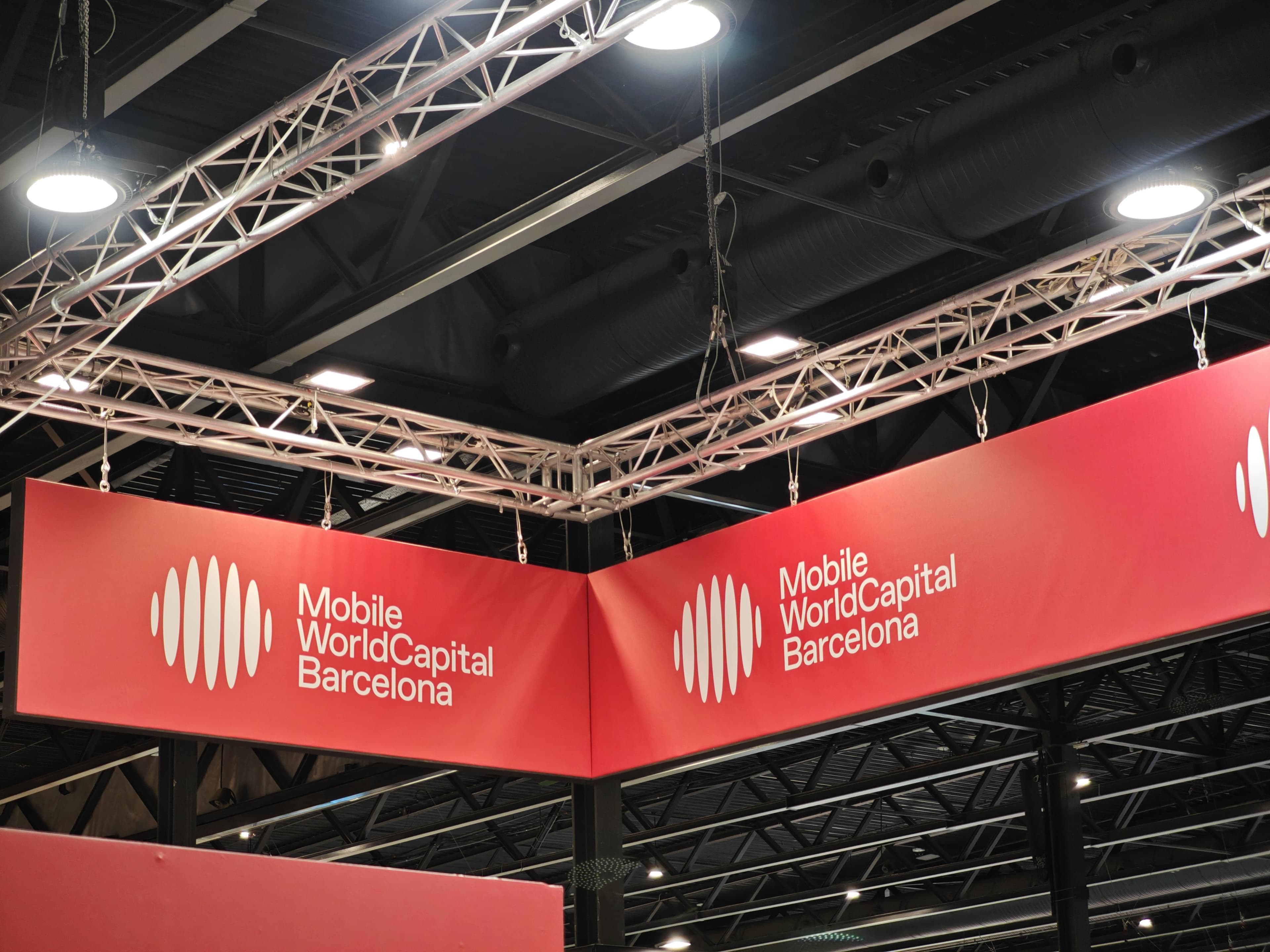 MWC24见证AI影像革命：手机摄影迈入新阶段