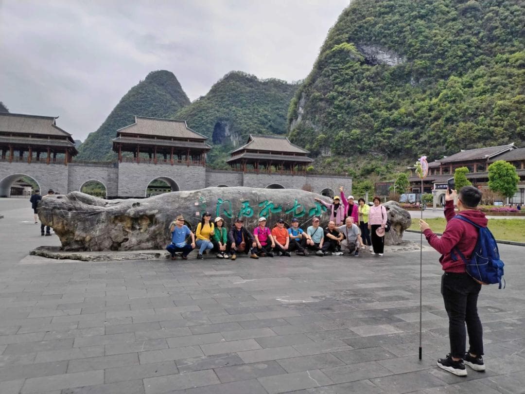 第一批痴迷“超低价旅游”的老人，总结出了防骗指南