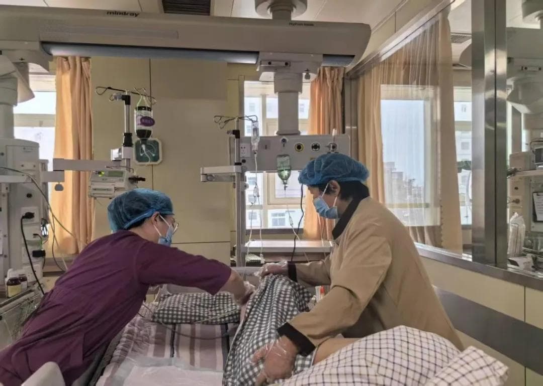ICU 24 小时：从破晓到深夜，爱与责任不打烊