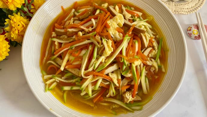 胡萝卜西葫芦炒鸡蛋香干