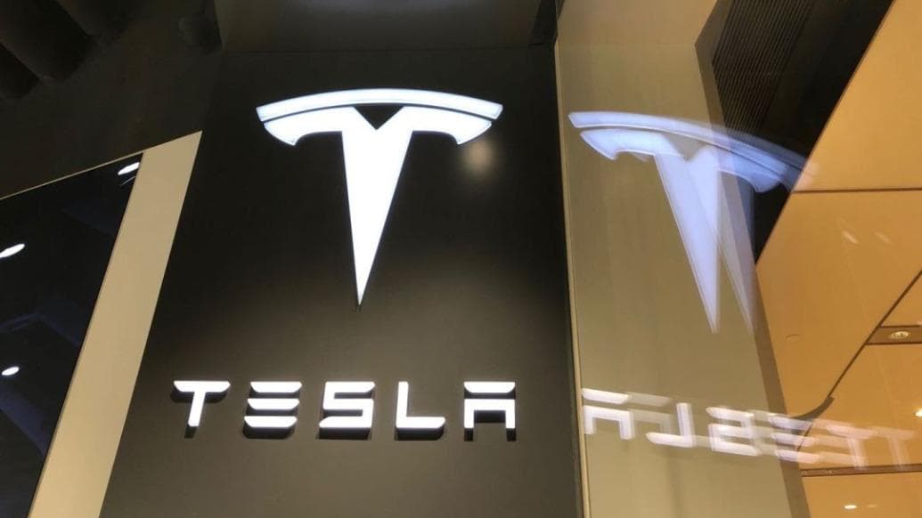 特斯拉年销量首次下滑：去年交付179万辆，下滑1%，美股开盘跌超7%